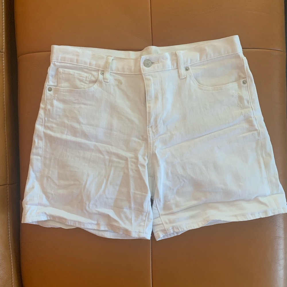 Uniqlo white shorts